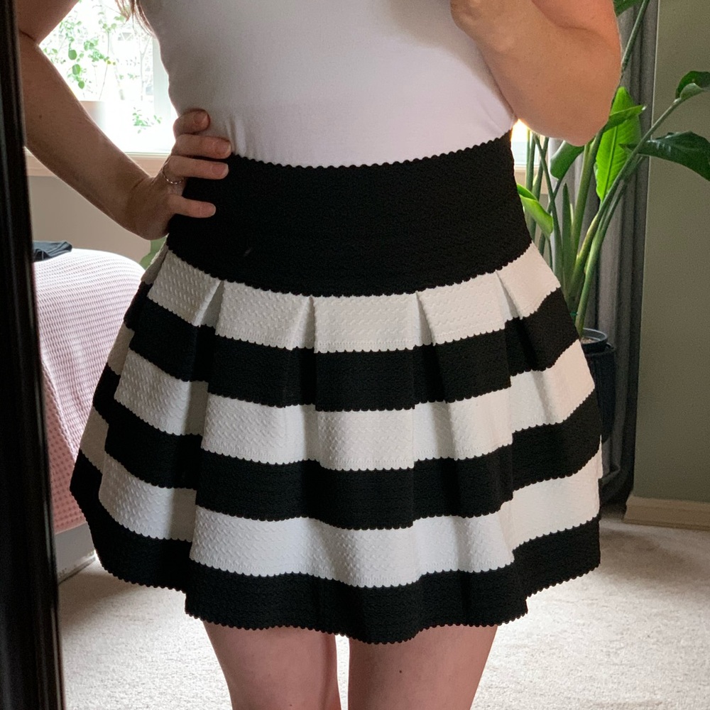 🖤2/$15 Sans Souci Striped Skirt